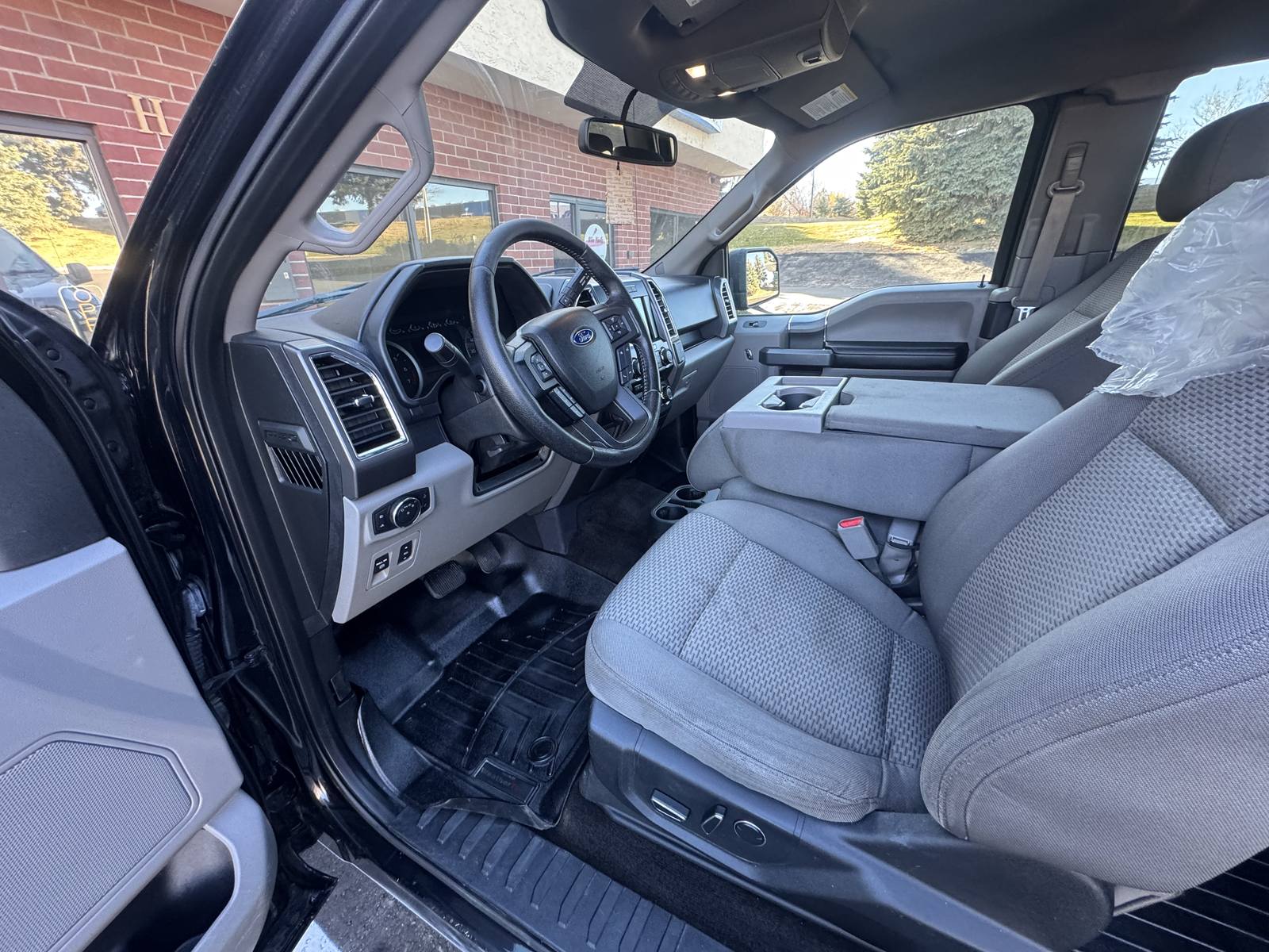 2016 Ford F-150 interior detail